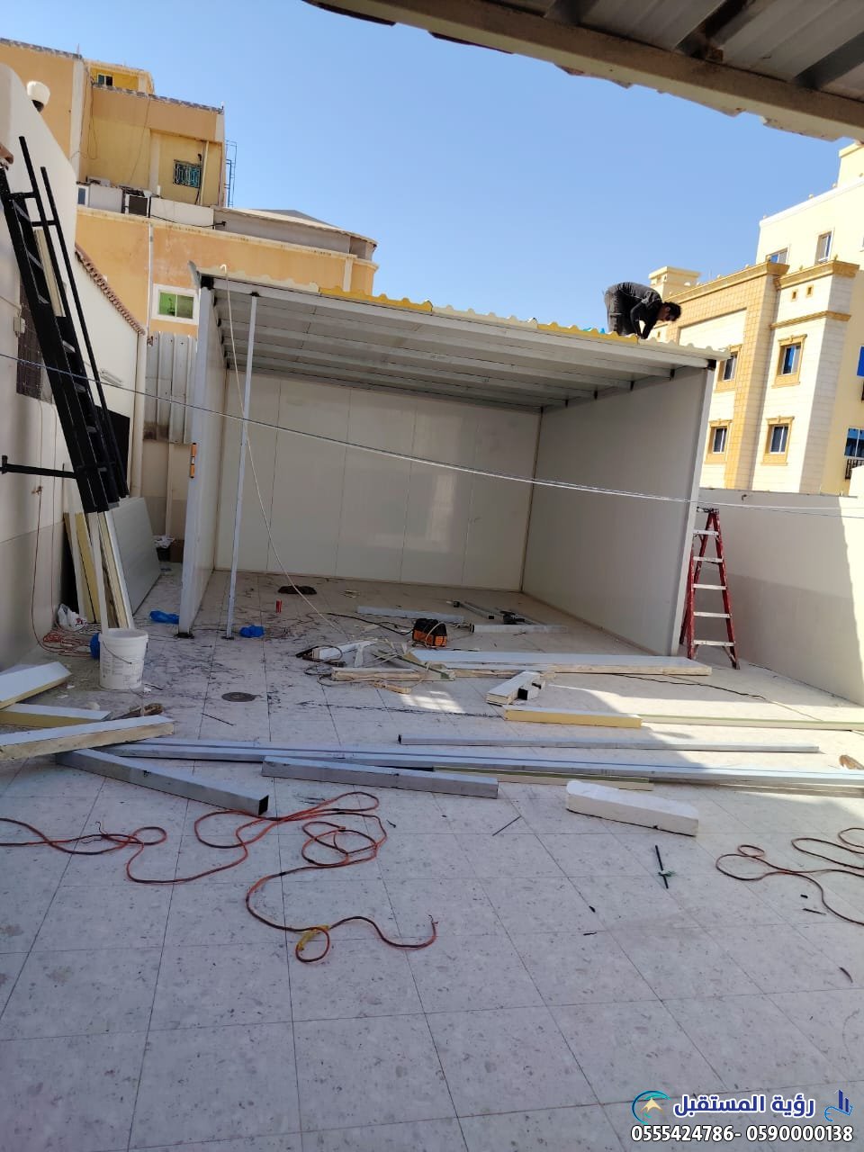 مقاول مخصصًا في تركيب ملاحق سندويتش بانل بالسعودية
